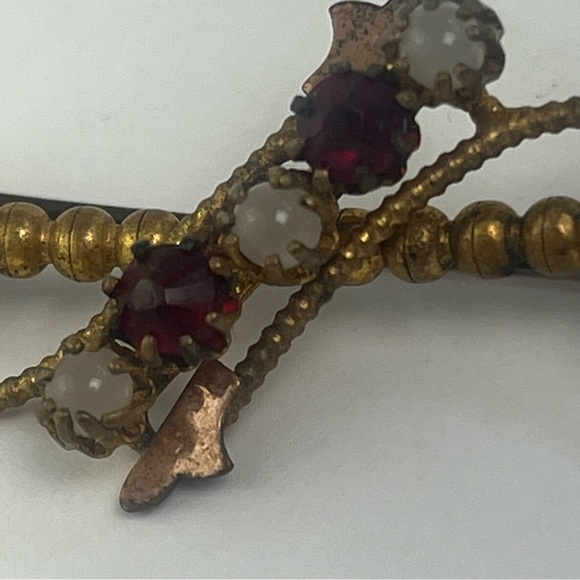 Antique Goldtone Brooch With Glass Beads - Picture 11 of 13